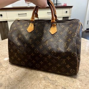 Louis Vuitton Stylish Speedy 30 bag! Gorgeous!